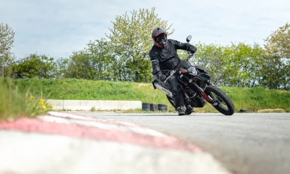 Malaguti XSM 125 bei Enduroshop.at Ihr Motorradhändler in St. Veit an der Gölsen - Lilienfeld